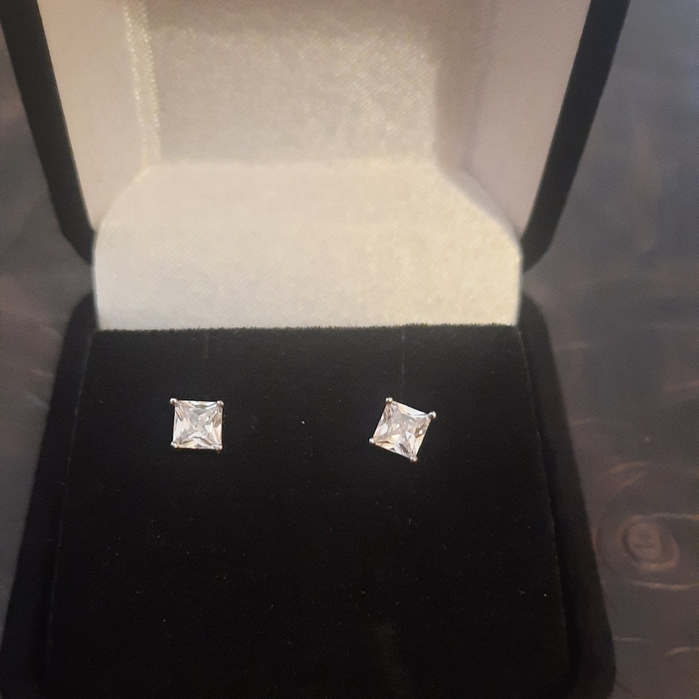 QVC Diamonique 4mm Sterling Silver Princess Cut Stud Earrings Brand New in Box